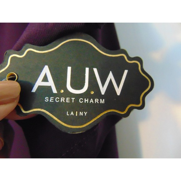 NWT top by AUW. Plum color, cold shoulder great neck detail SizeMedium - Picture 5 of 8